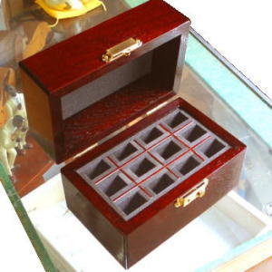 Usbフラッシュメモリを12個収納可能なボックス Usbフラッシュメモリ収納ボックス 木製雑貨専門店 木製品のkureo